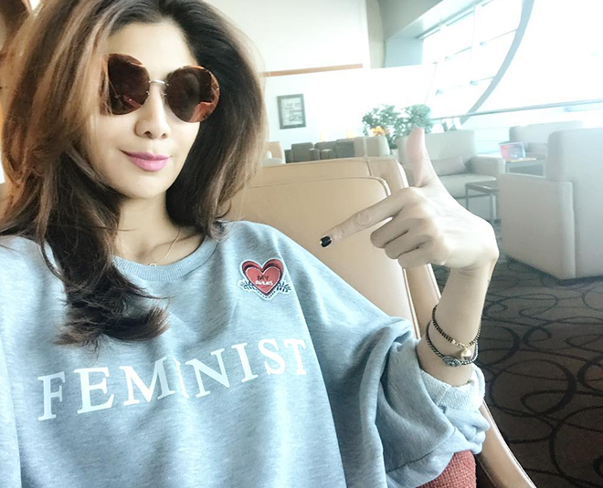 शिल्पा शेट्टी Shipa Shetty feminist tshirt x inside